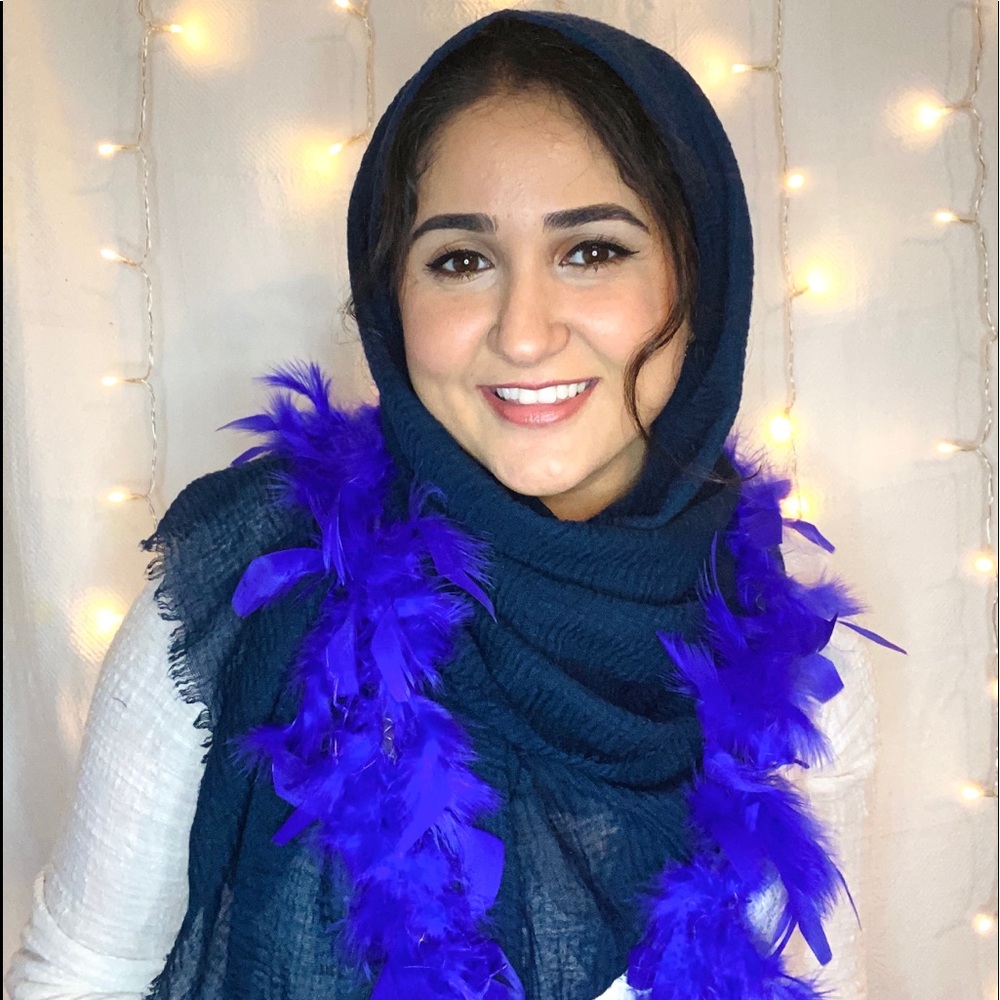 Meet your Posher, Maha